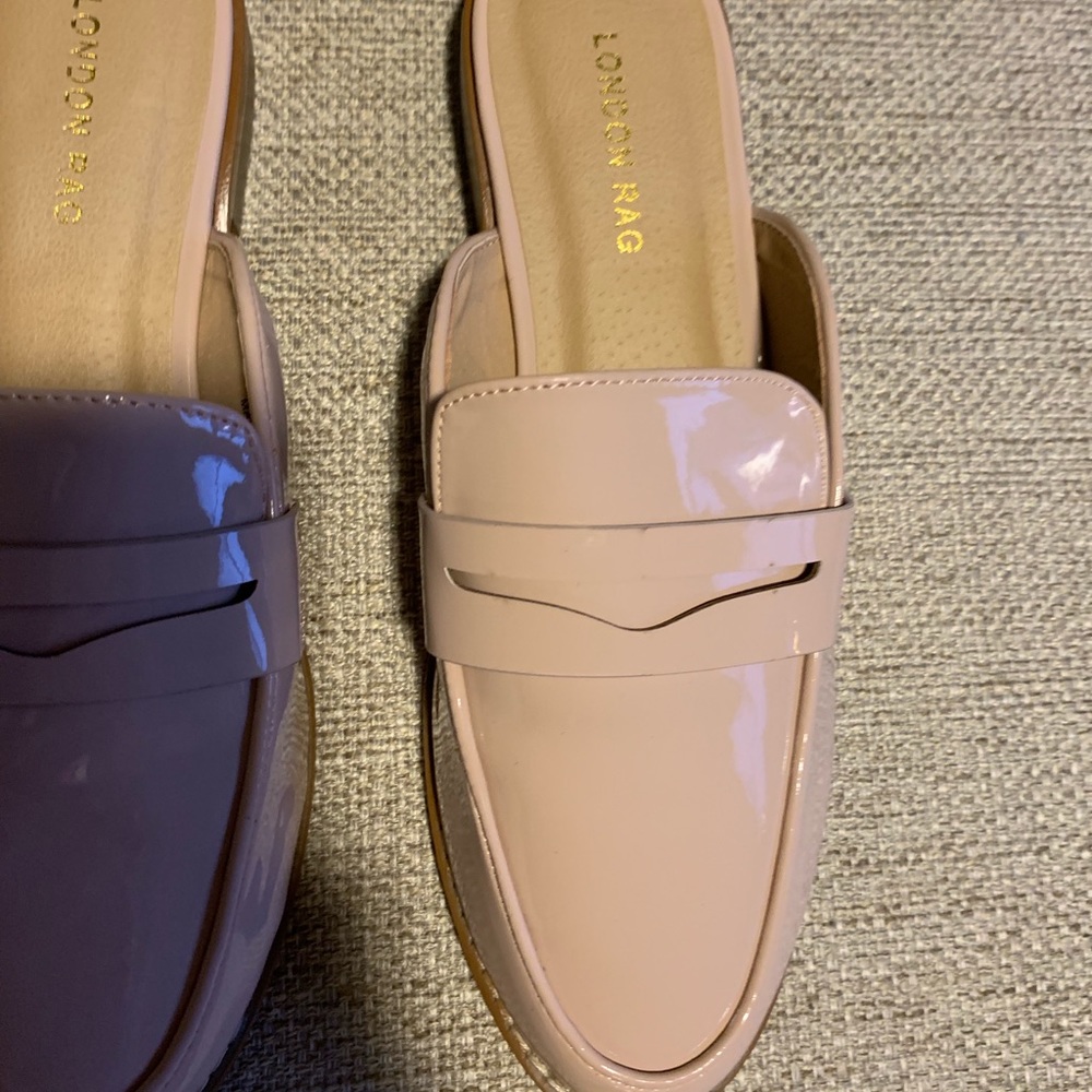 Women’s Slides - Picture 2 of 3